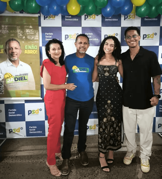 Foto 3 — Jadiel lança pré-campanha no CELACAP com Arruda e Carol Fleury